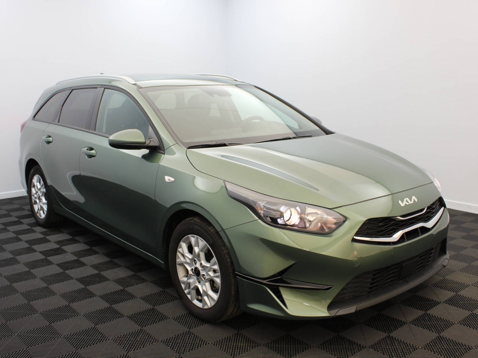 KIA - CEED SW - #181720 - 1