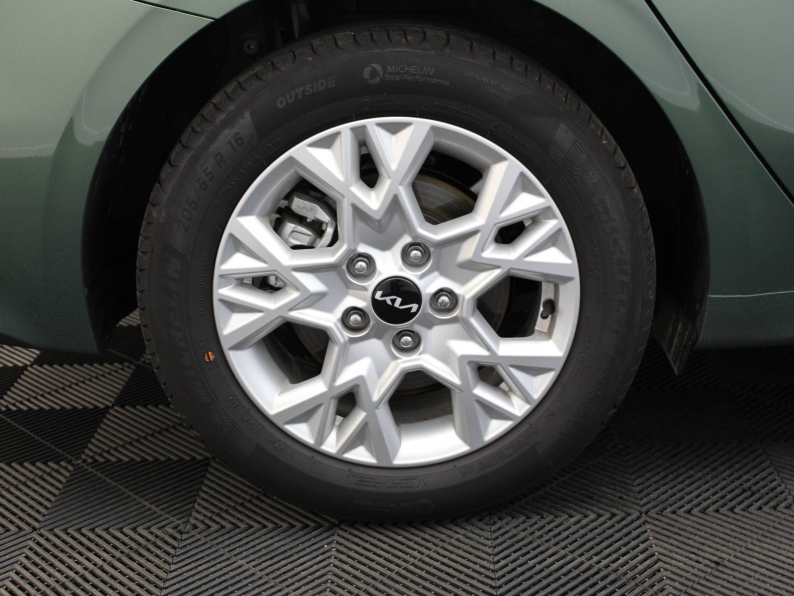 KIA - CEED SW - #181720 - 6