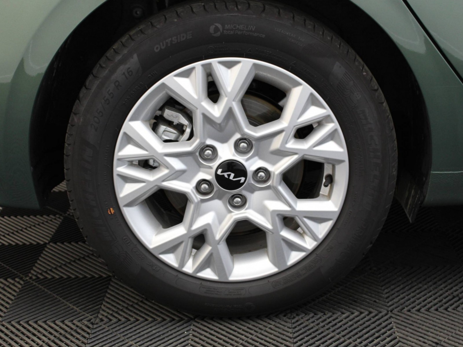 KIA - CEED SW - #181720 - 21