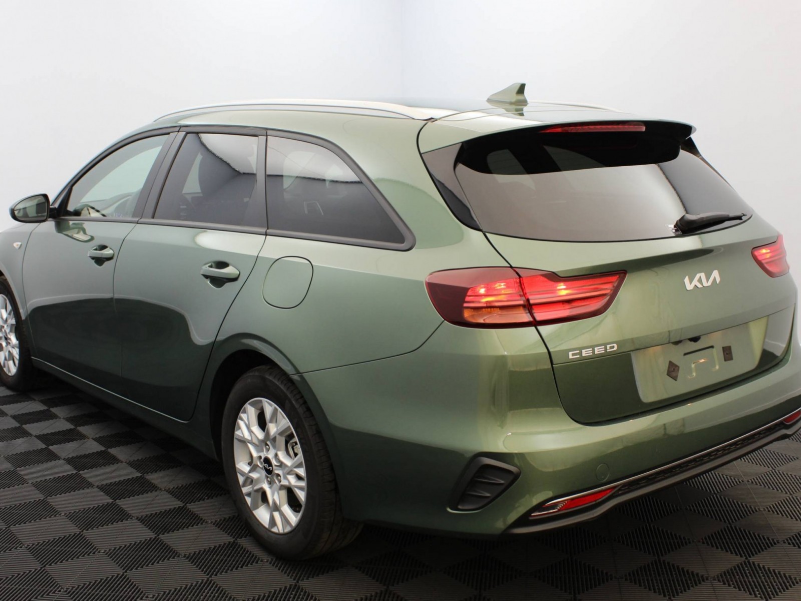 KIA - CEED SW - #181662 - 2