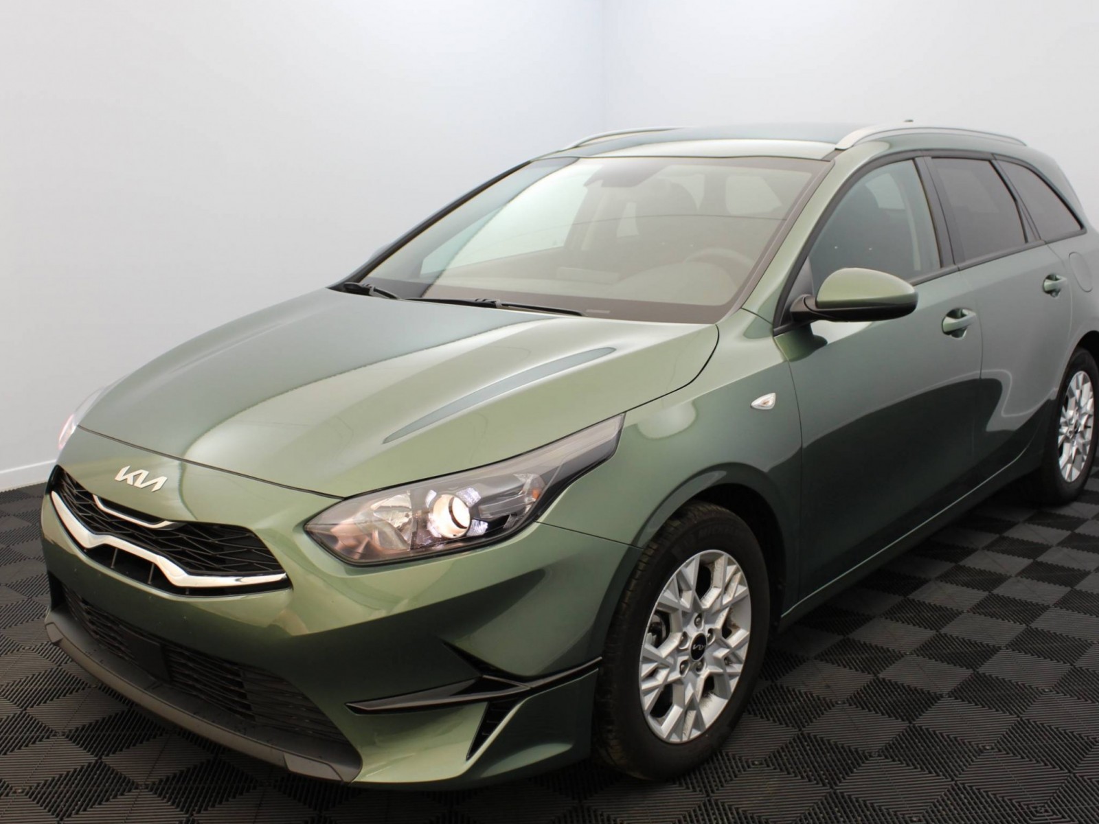 KIA - CEED SW - #181662 - 16