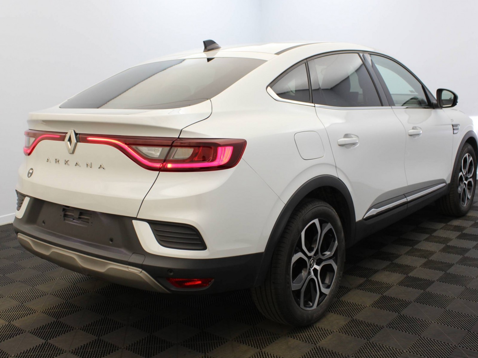RENAULT - ARKANA - #183730 - 18