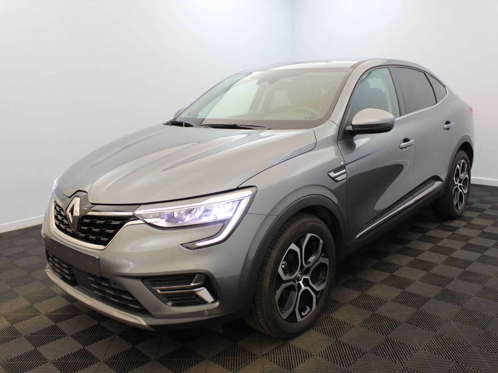 RENAULT - ARKANA - #183892 - 0