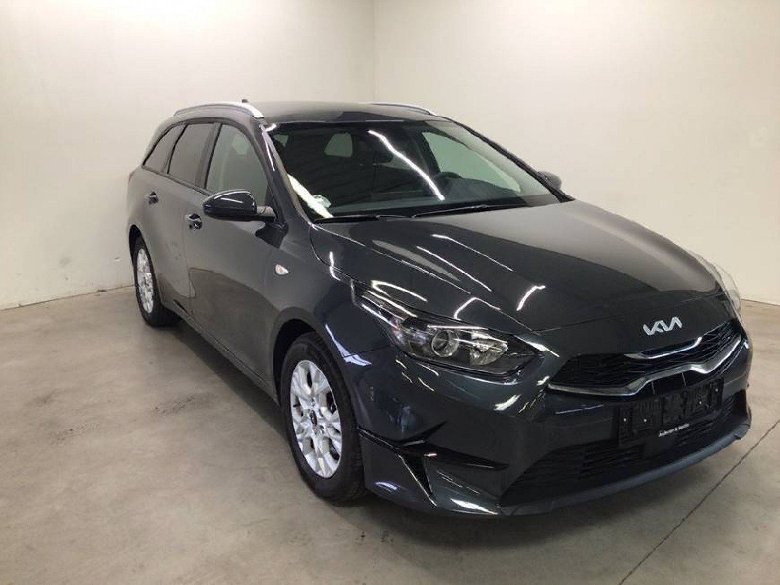 KIA - CEED SW - #181656 - 1