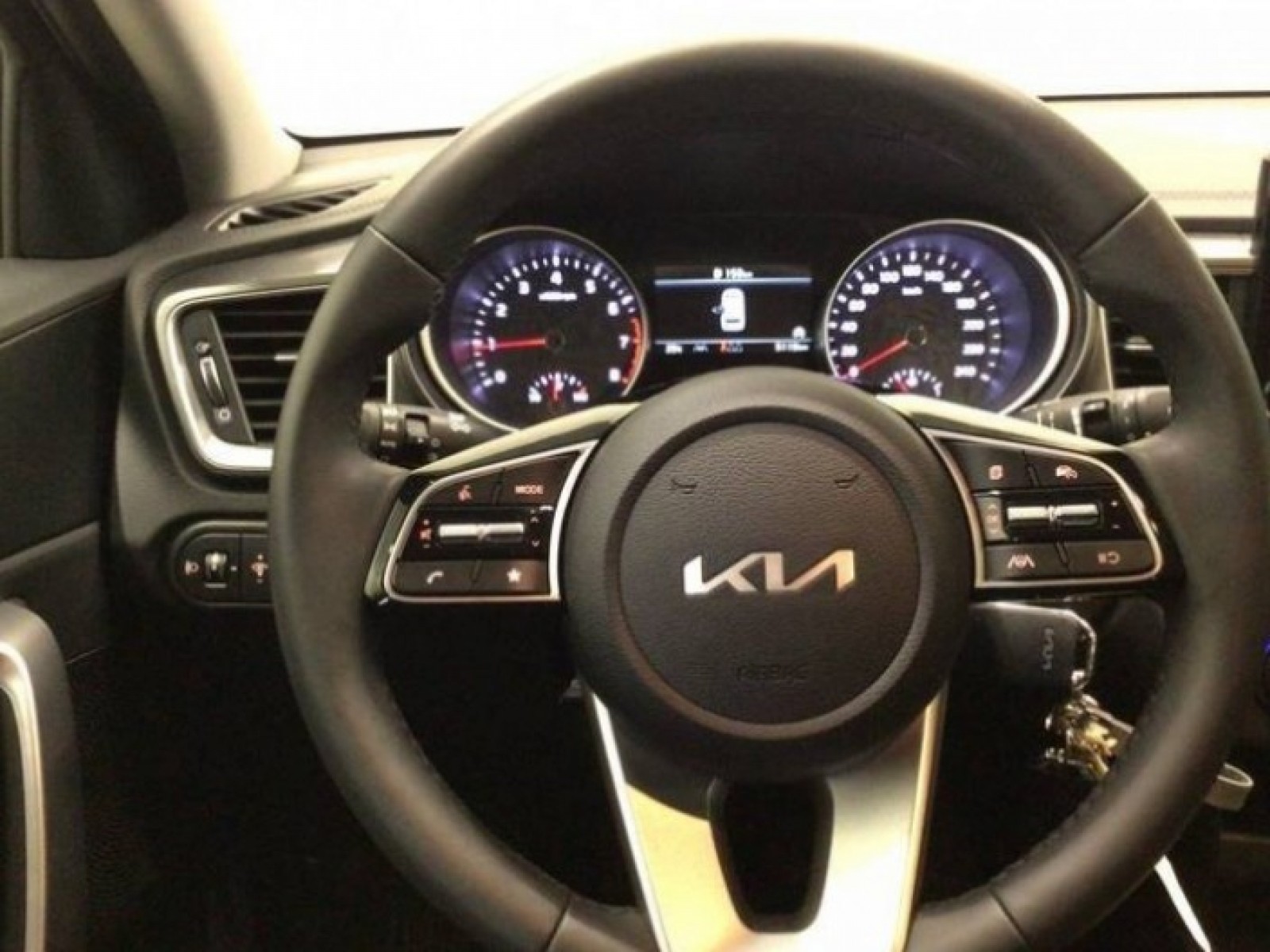 KIA - CEED SW - #181655 - 30