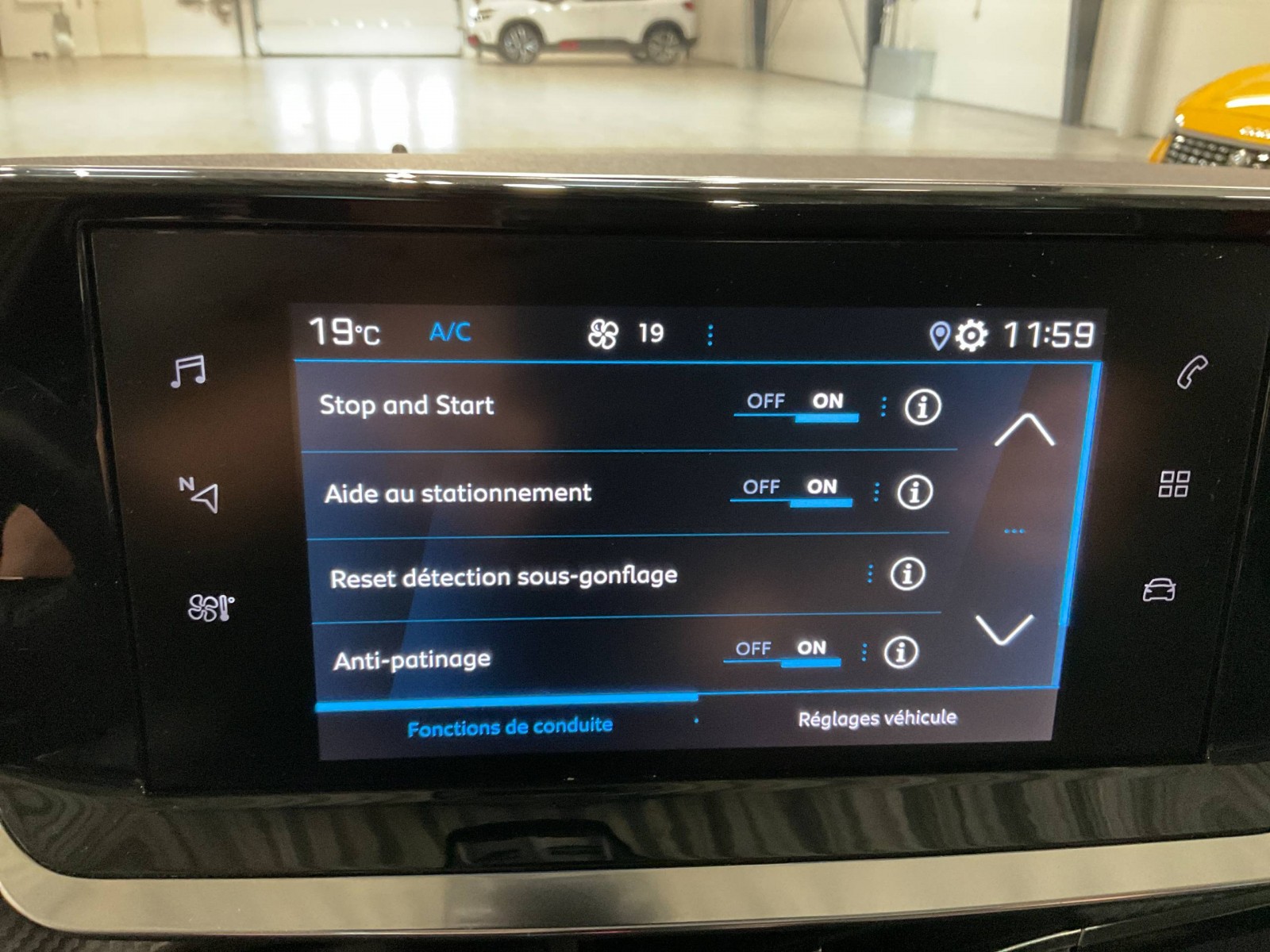 PEUGEOT - 208 - #184111 - 9