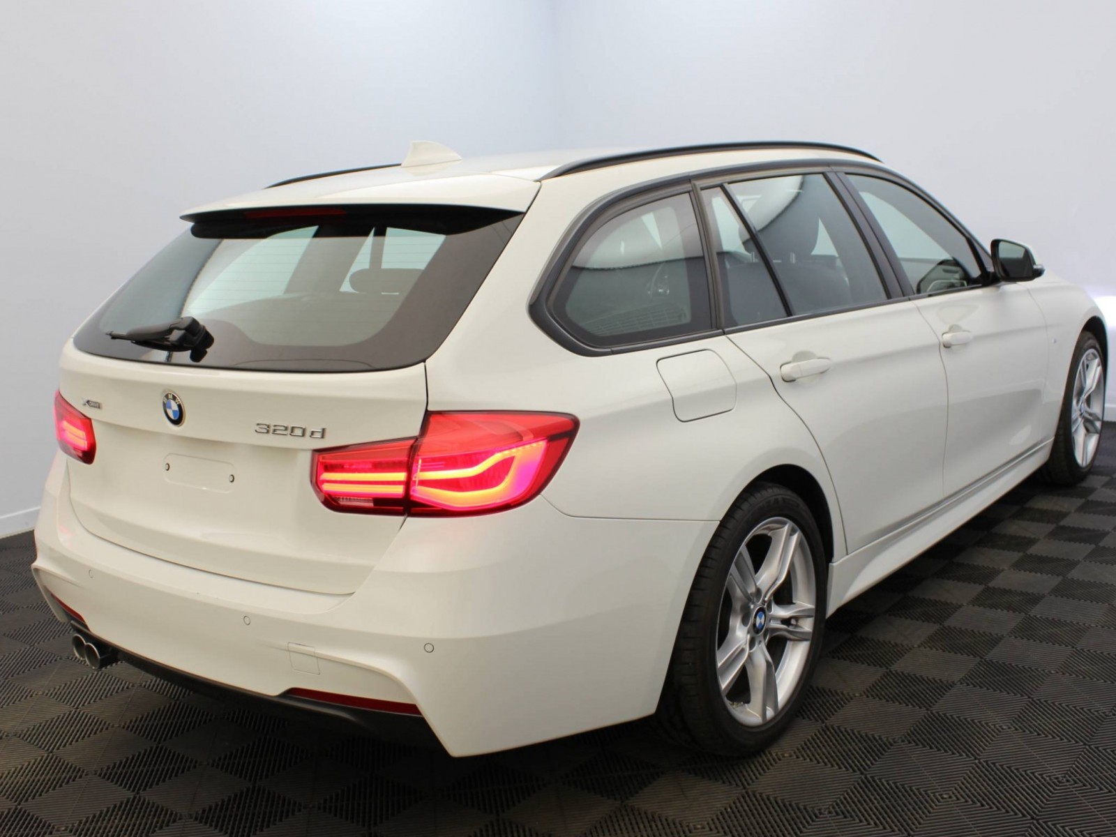 BMW - SERIE 3 TOURING F31 LCI2 - #183612 - 18