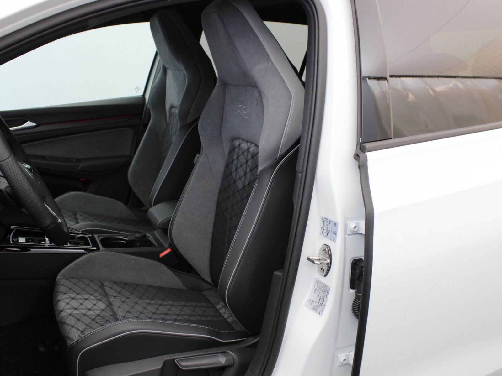 VOLKSWAGEN - GOLF - #183953 - 23