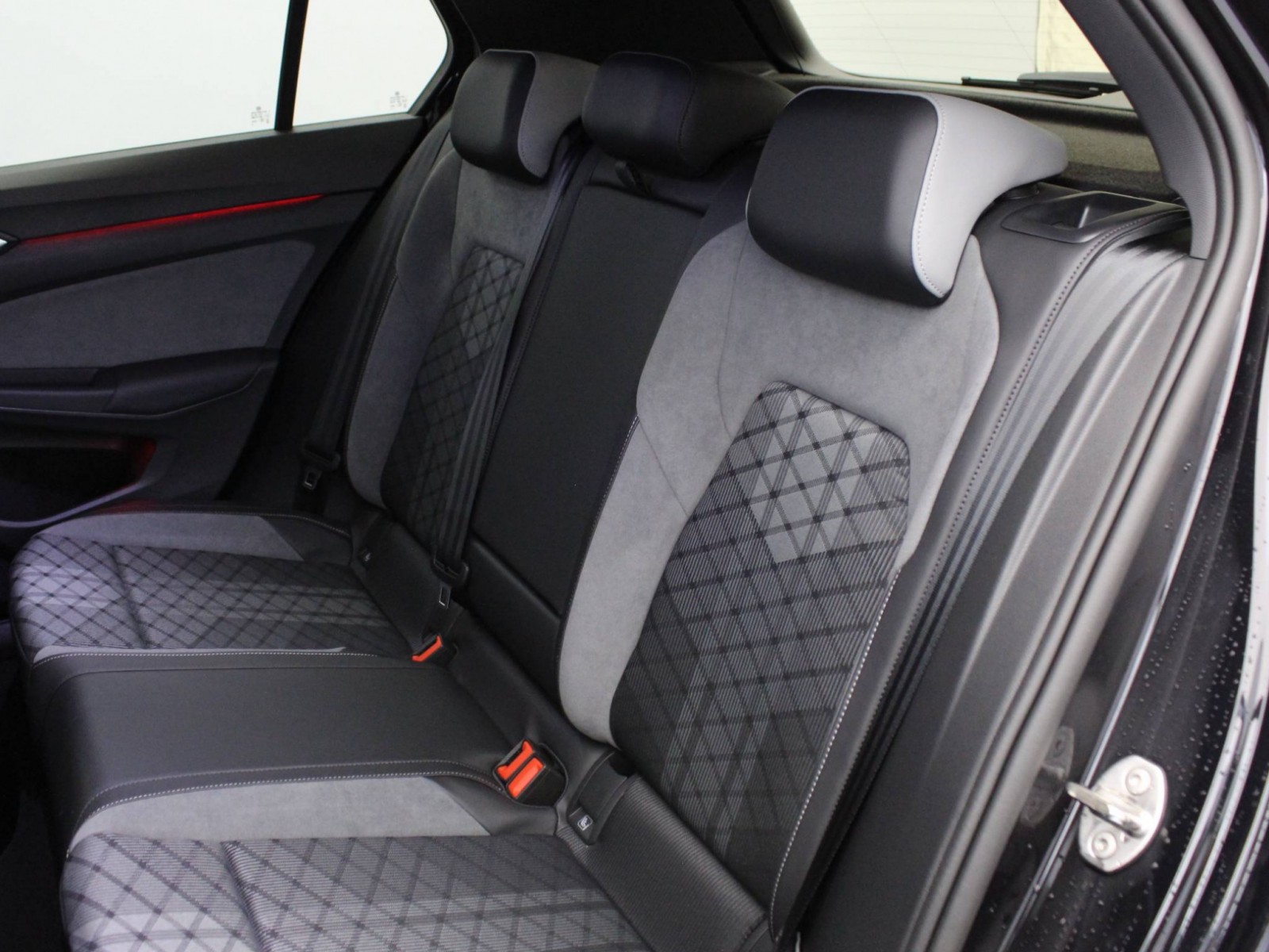 VOLKSWAGEN - GOLF - #183954 - 25