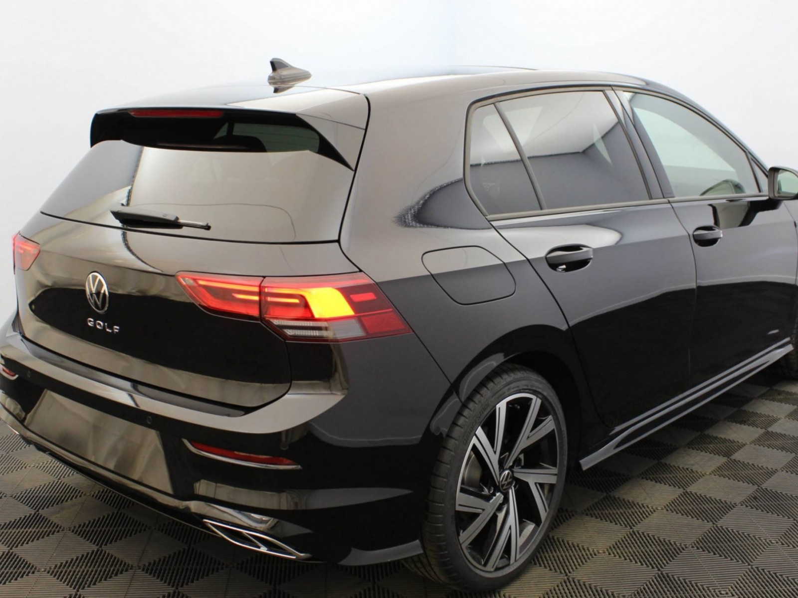 VOLKSWAGEN - GOLF - #183954 - 19