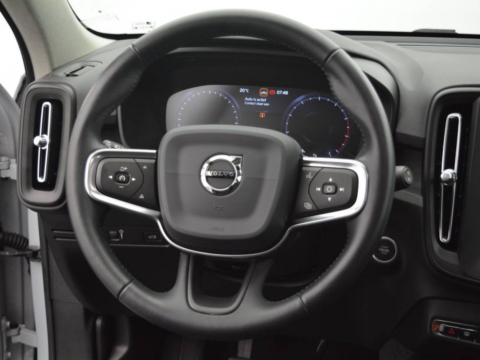 VOLVO - XC40 - #182987 - 10