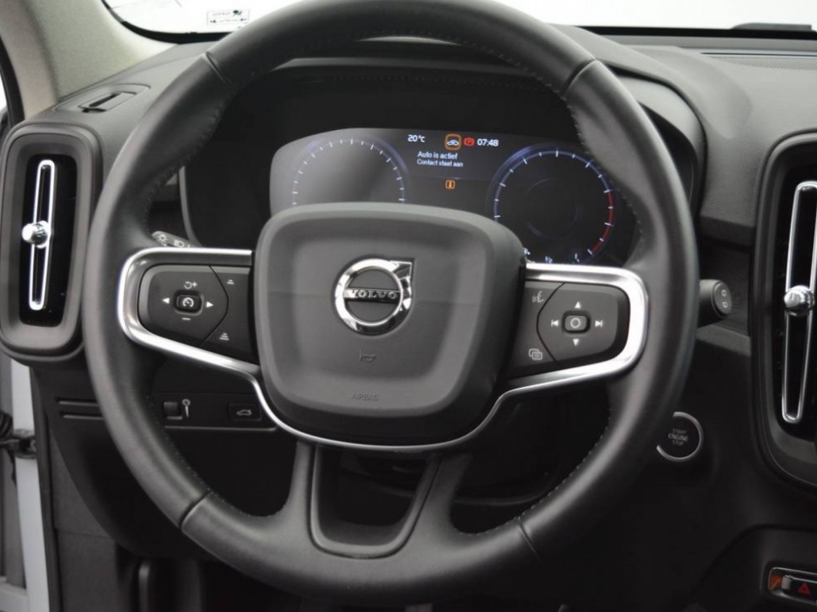 VOLVO - XC40 - #182987 - 25