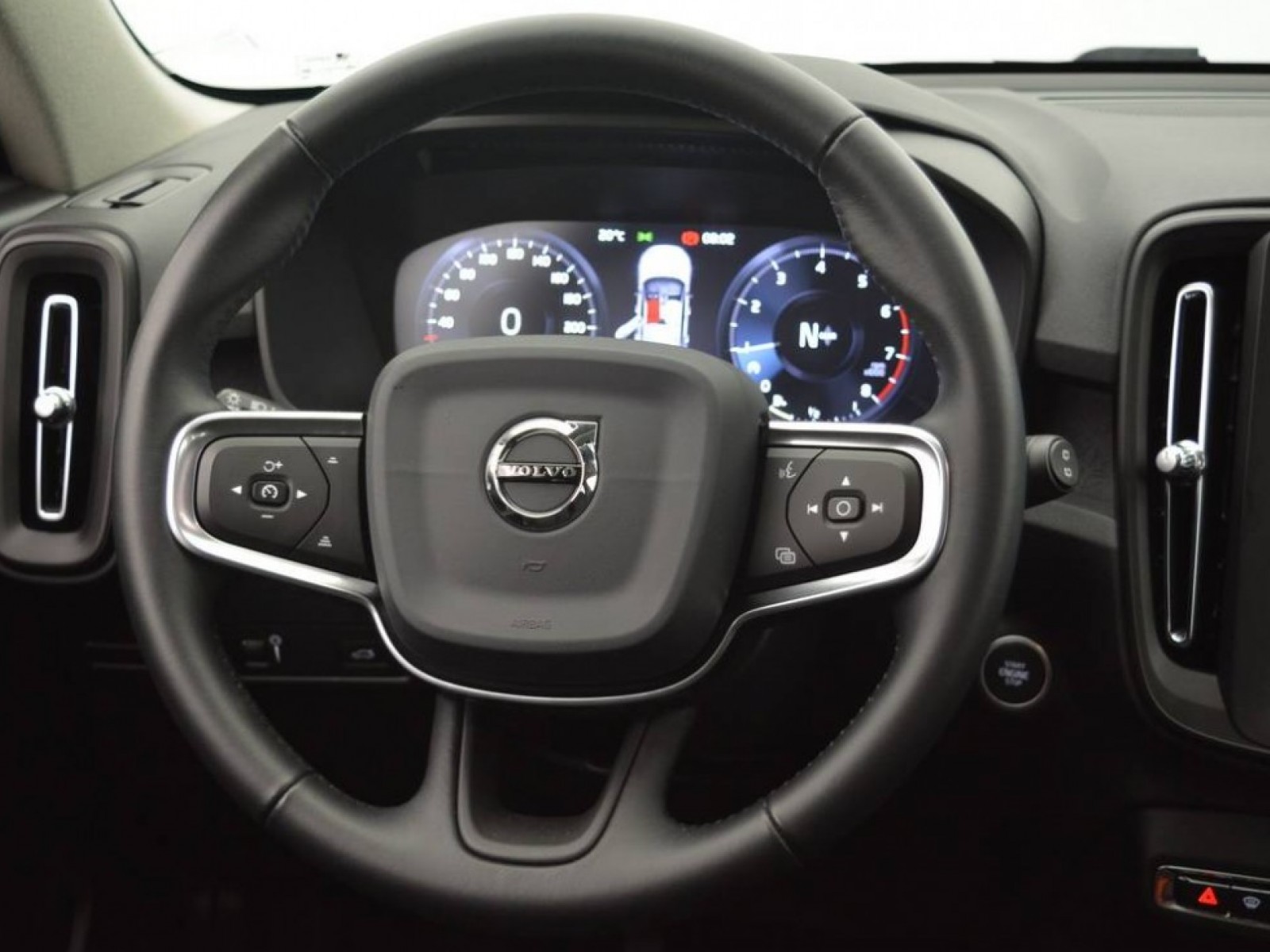 VOLVO - XC40 - #182992 - 25