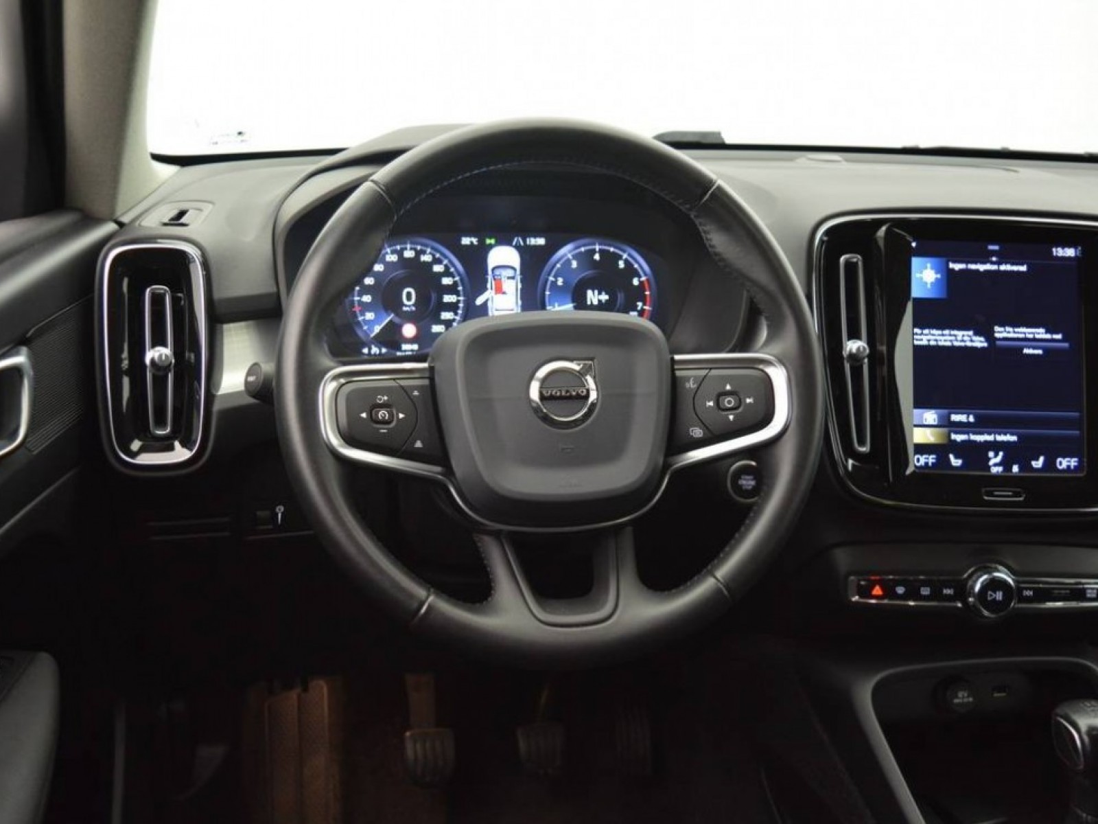 VOLVO - XC40 - #182986 - 24