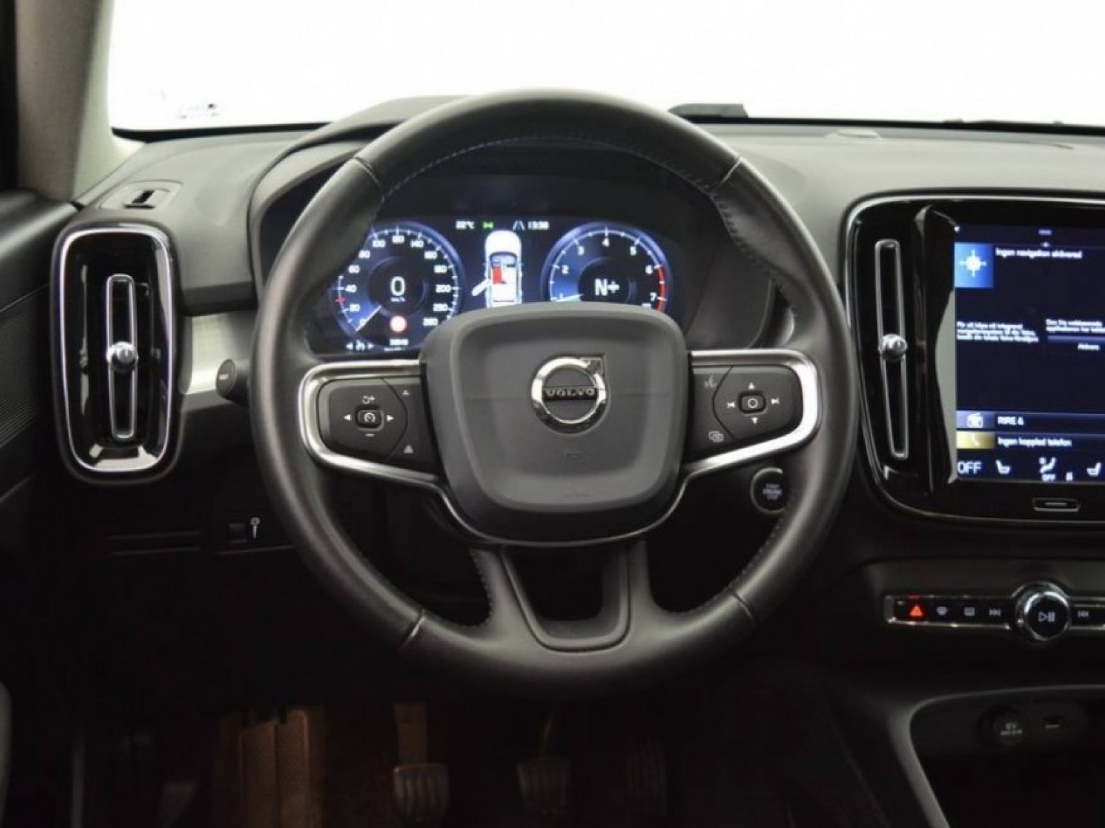 VOLVO - XC40 - #182985 - 25