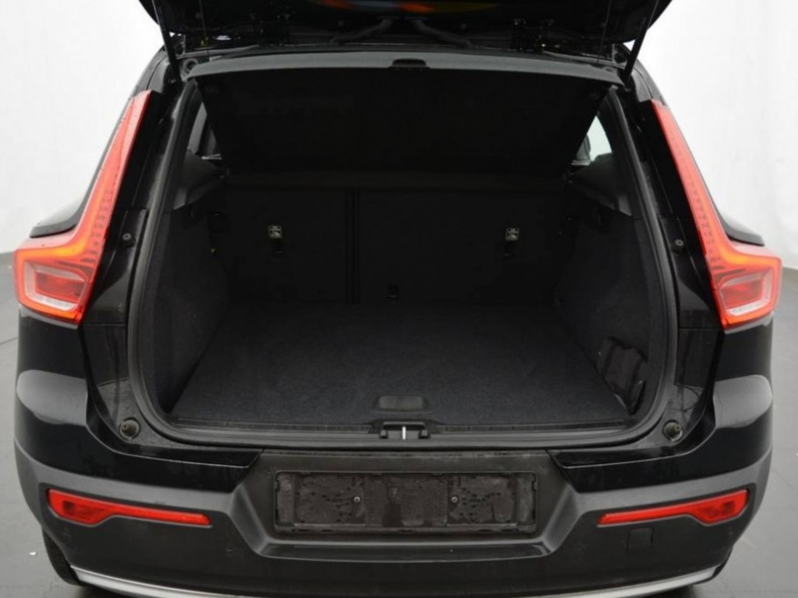 VOLVO - XC40 - #182985 - 32
