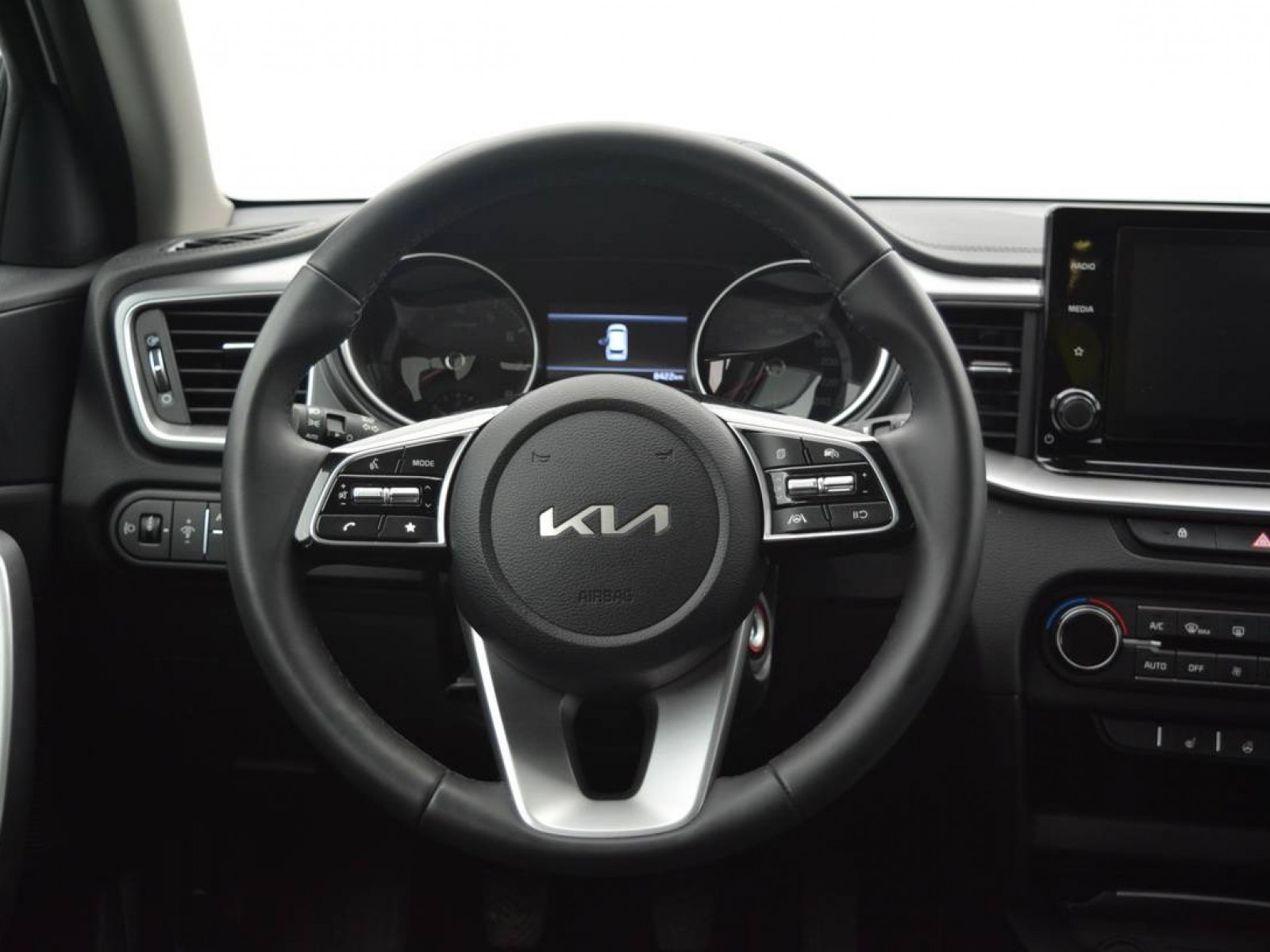 KIA - CEED SW - #181663 - 10