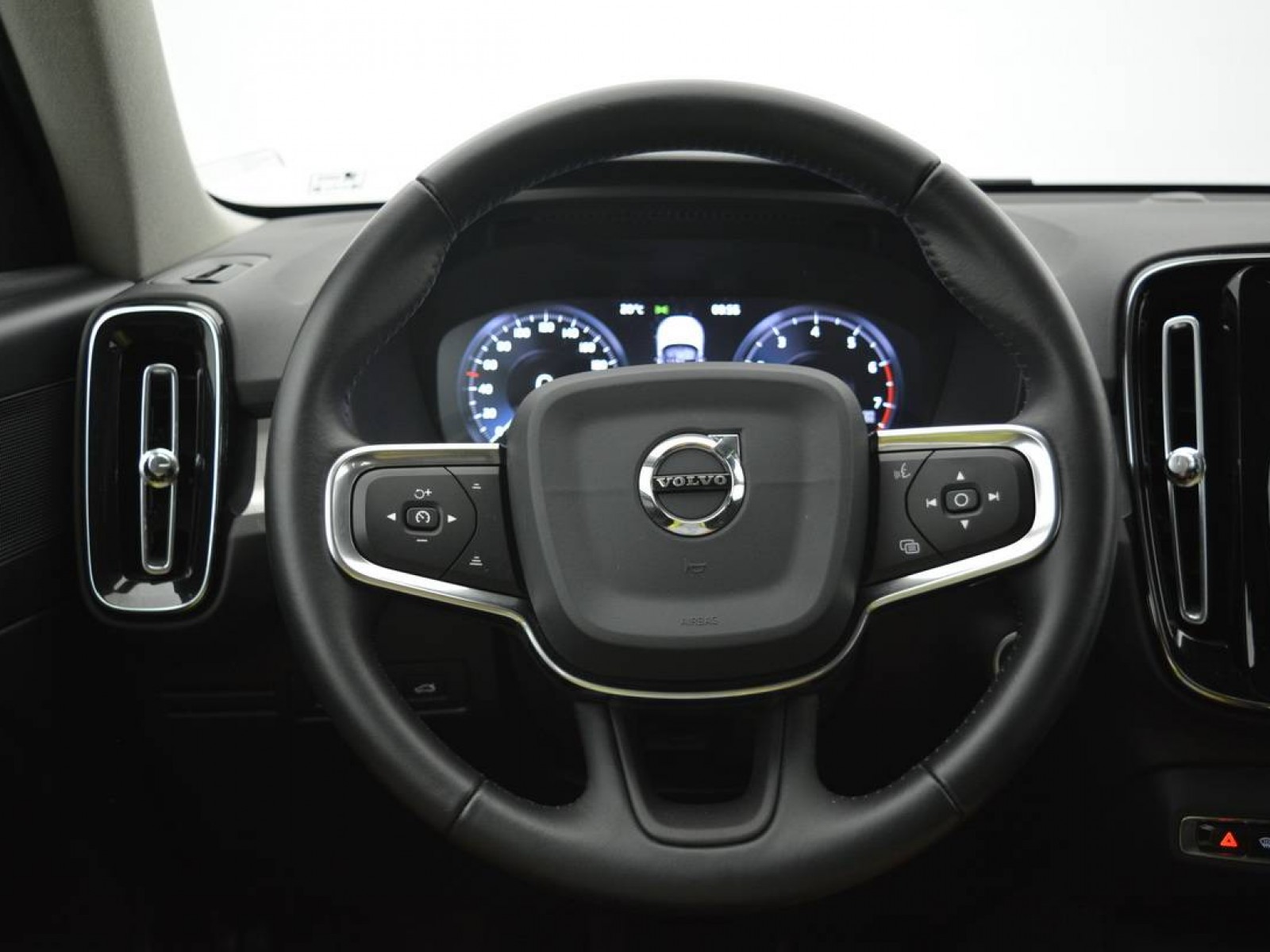 VOLVO - XC40 - #182984 - 10