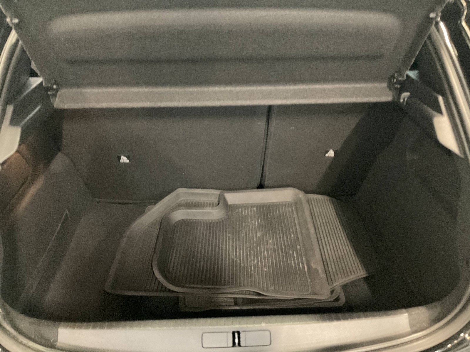 PEUGEOT - 208 - #184127 - 11