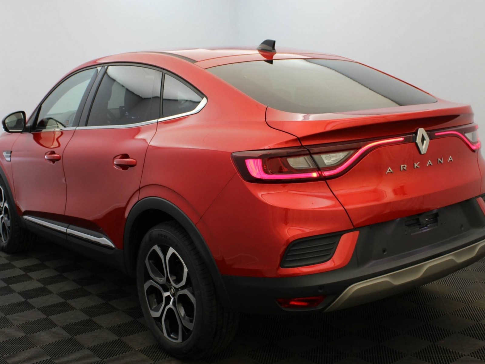 RENAULT - ARKANA - #183896 - 18