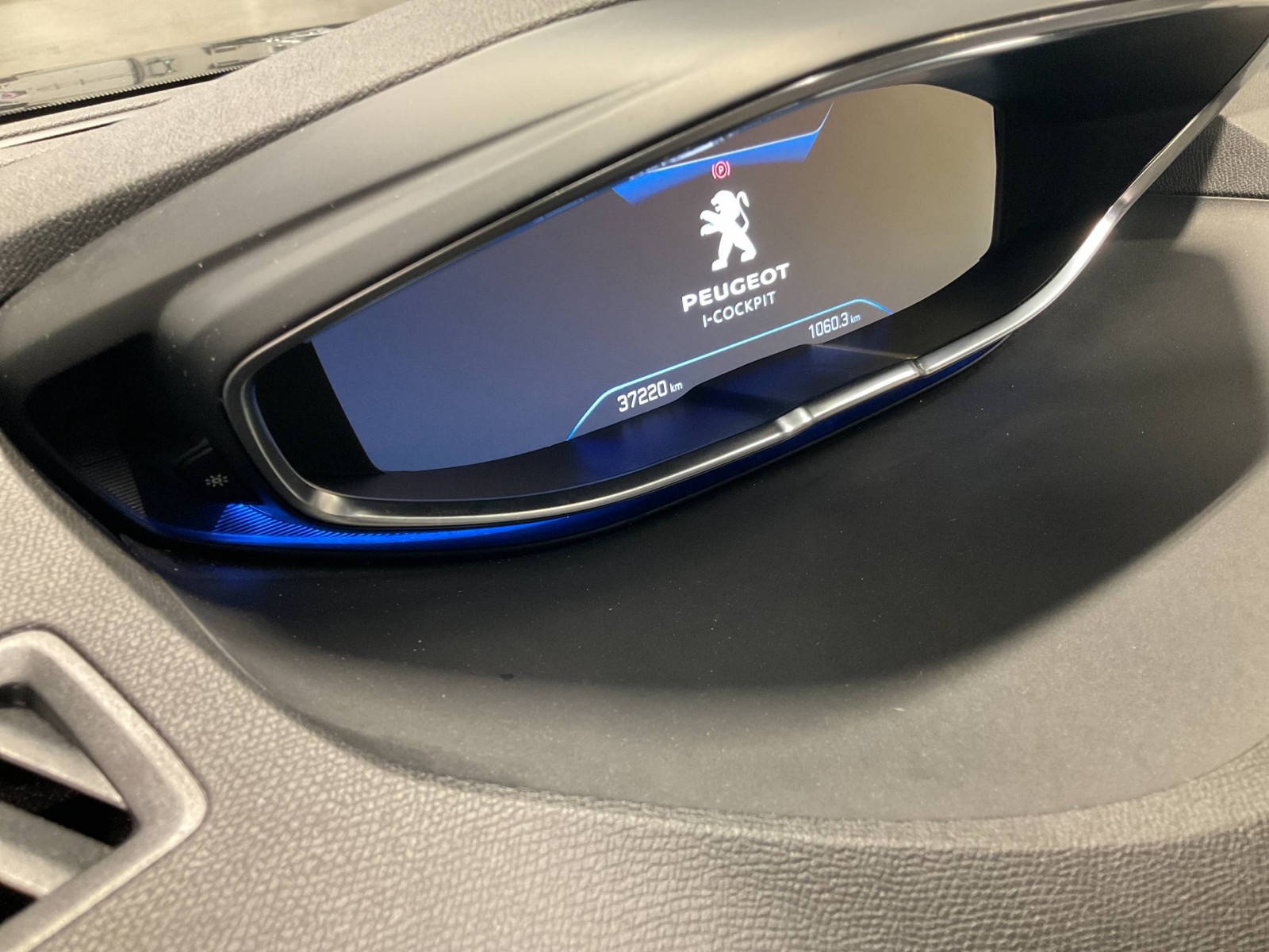 PEUGEOT - 5008 - #184621 - 9