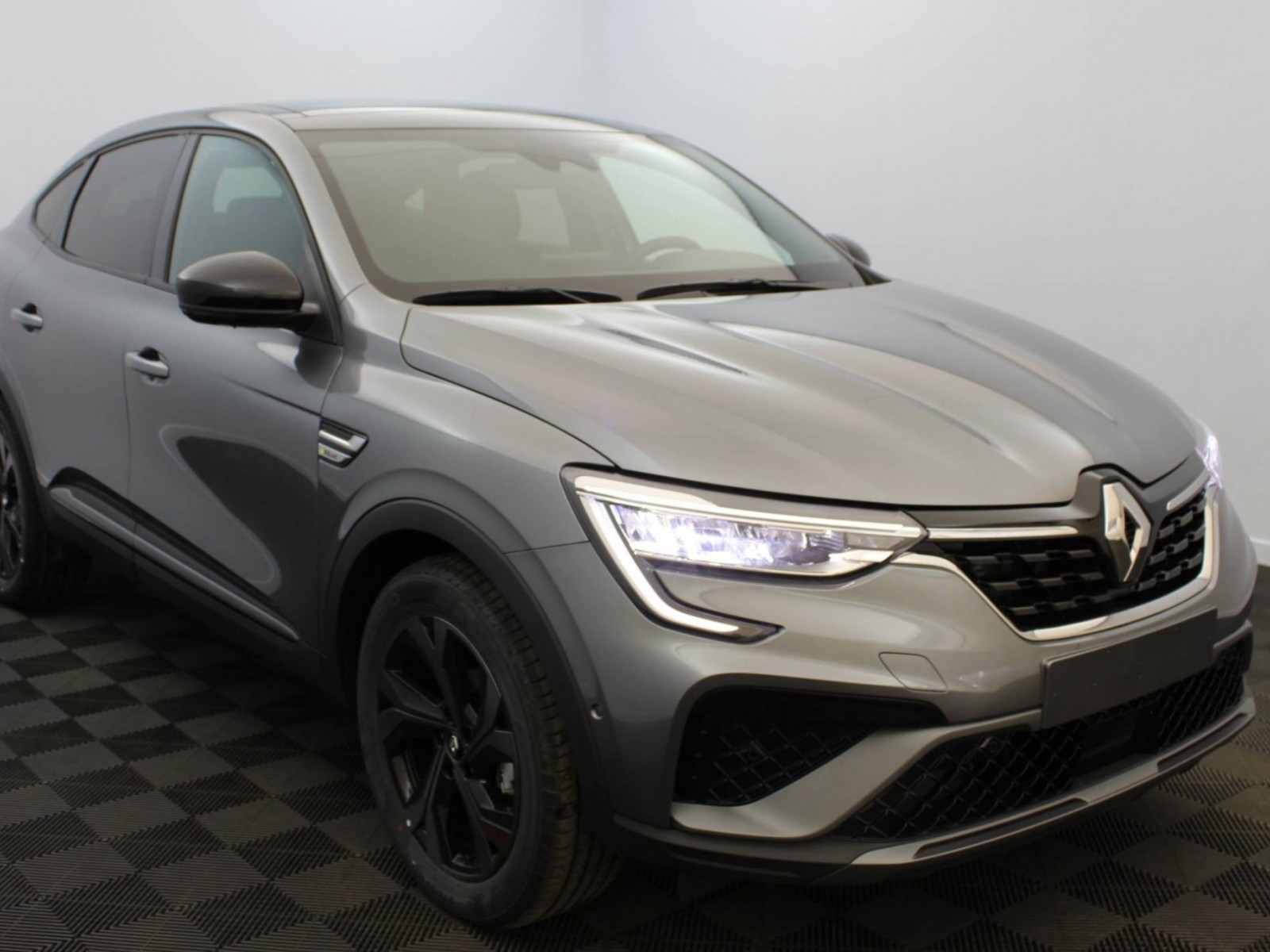 RENAULT - ARKANA - #183435 - 18