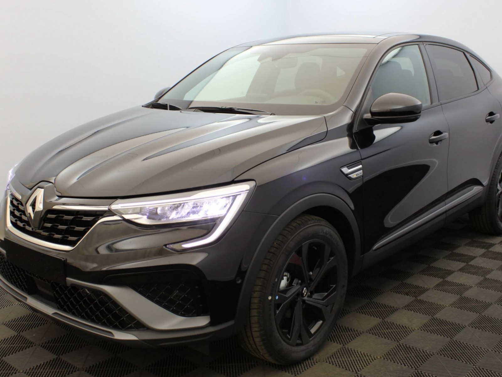 RENAULT - ARKANA - #183811 - 18