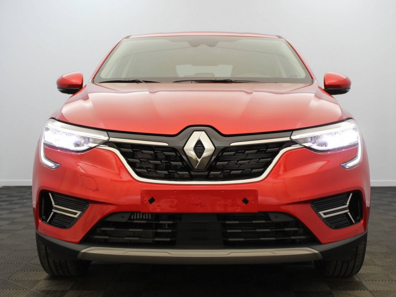 RENAULT - ARKANA - #183420 - 18