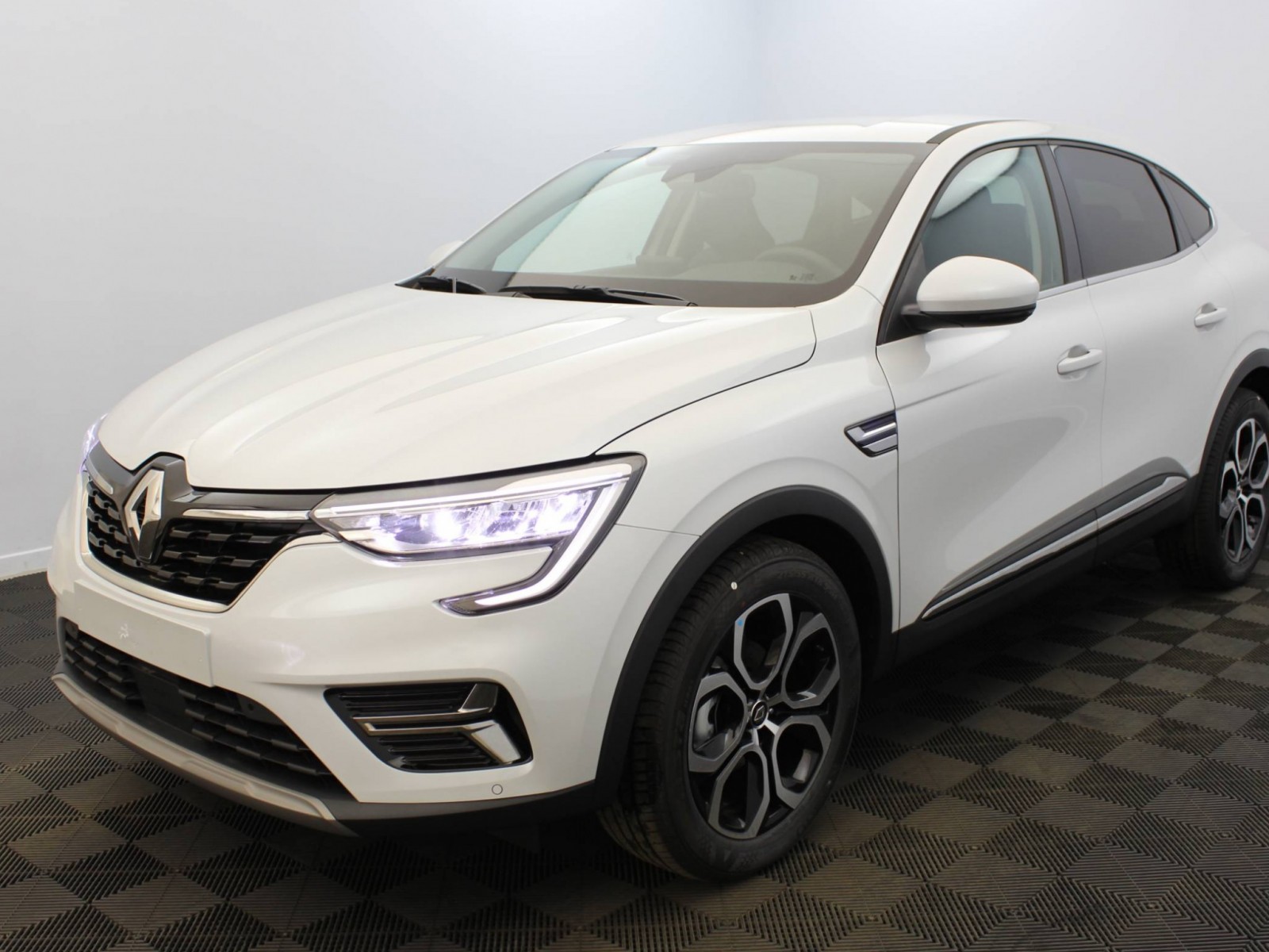 RENAULT - ARKANA - #183810 - 0