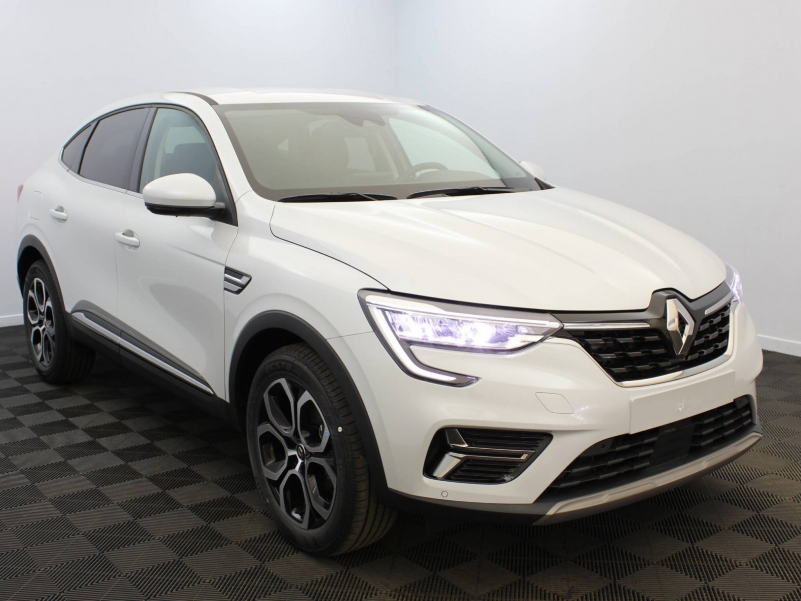 RENAULT - ARKANA - #183810 - 1