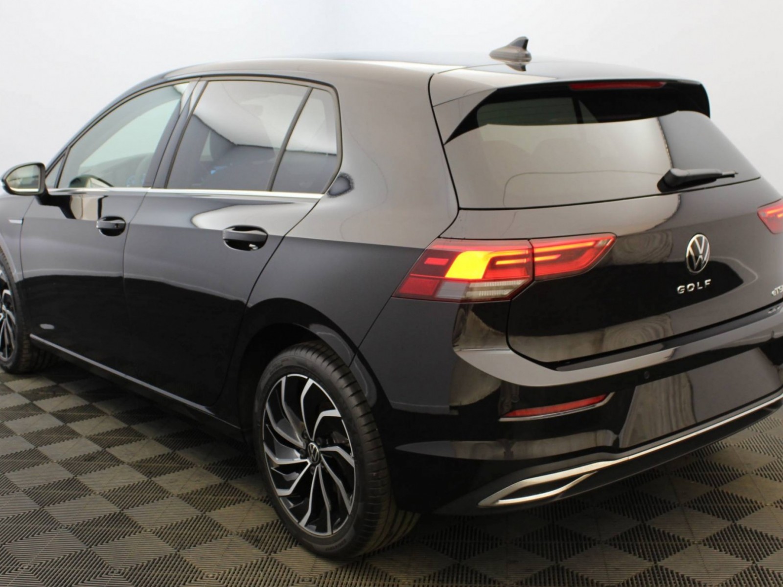 VOLKSWAGEN - GOLF - #174717 - 17