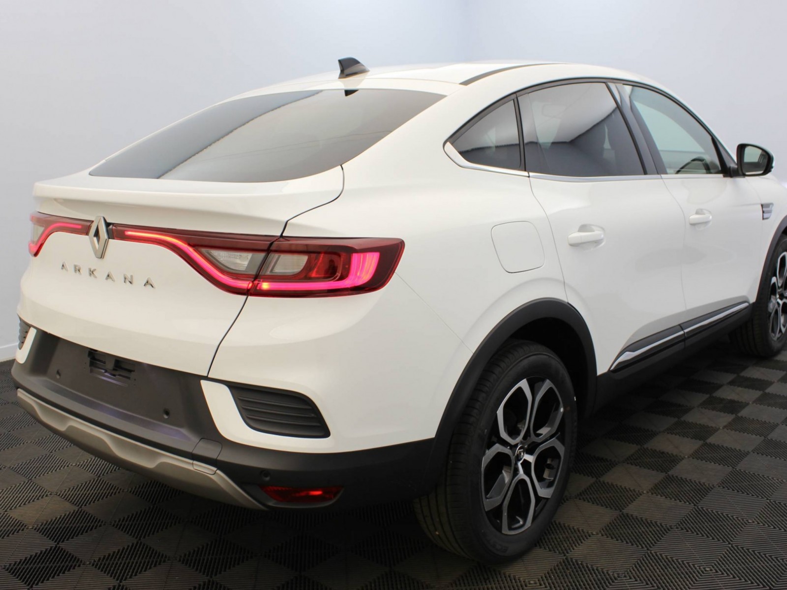 RENAULT - ARKANA - #183360 - 18