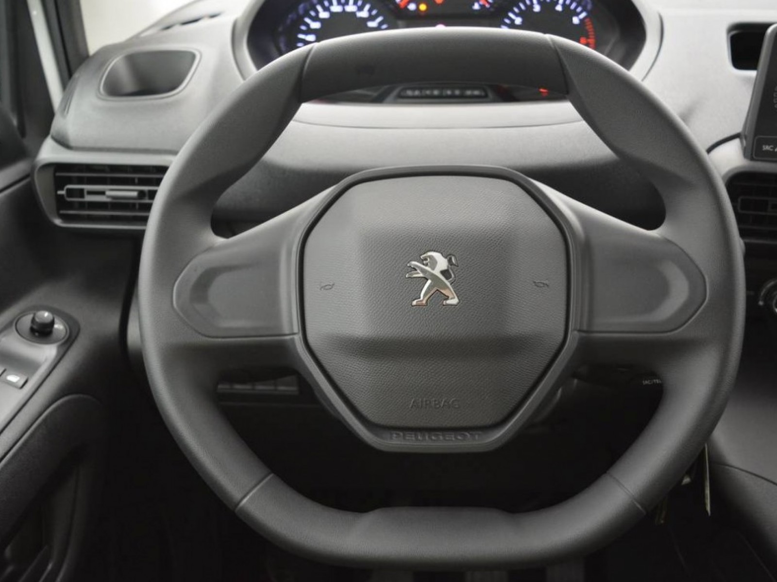PEUGEOT - RIFTER - #182735 - 25