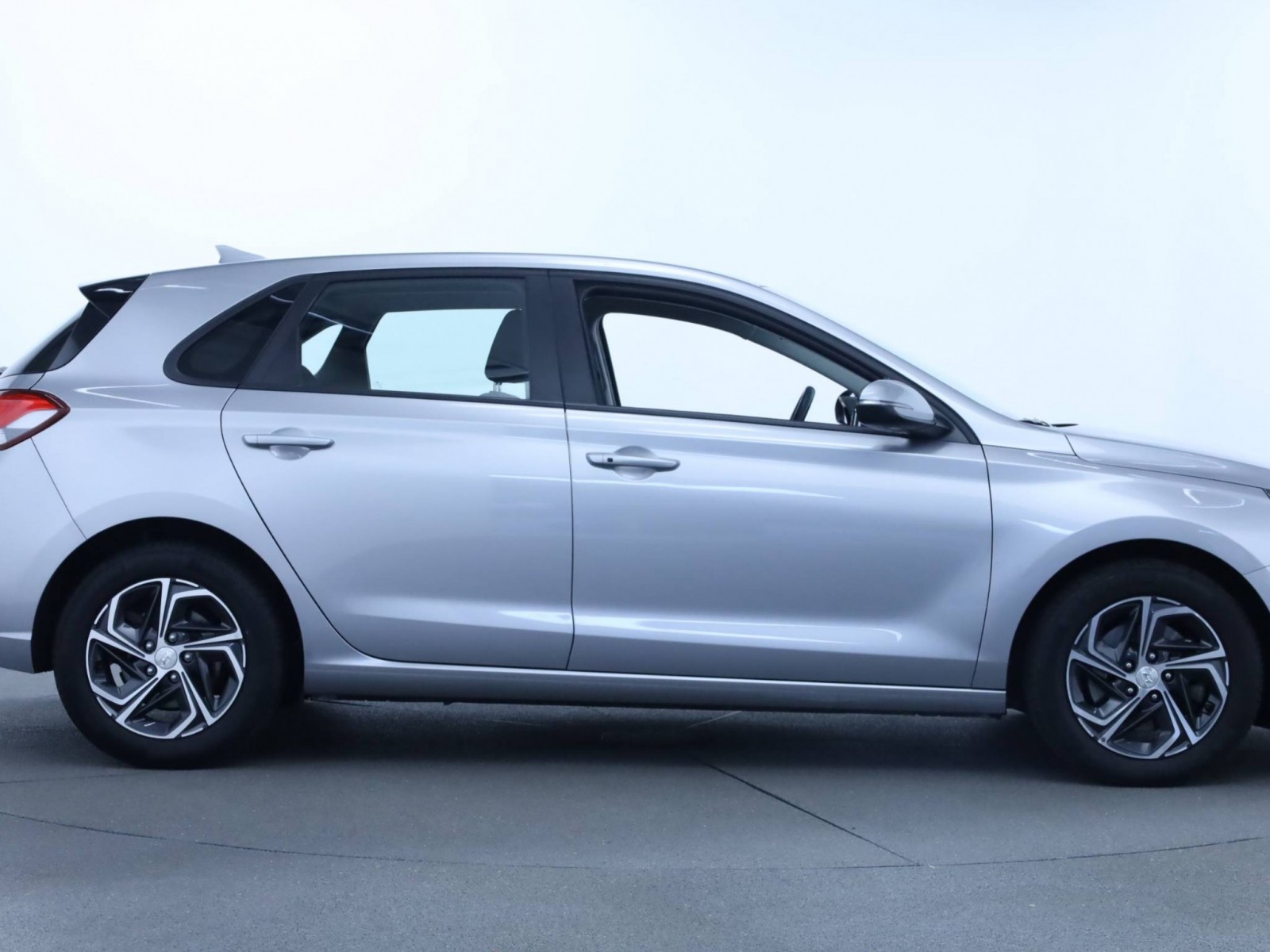 HYUNDAI - i30 - #184995 - 23
