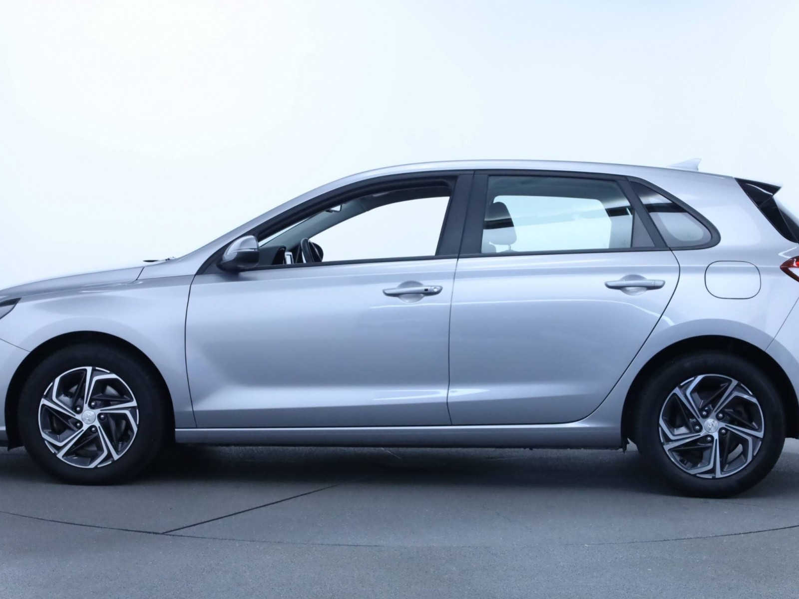 HYUNDAI - i30 - #184995 - 24