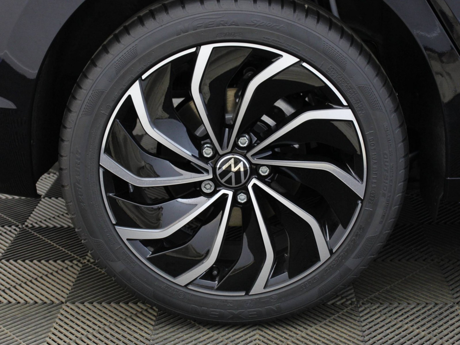 VOLKSWAGEN - GOLF - #174404 - 30