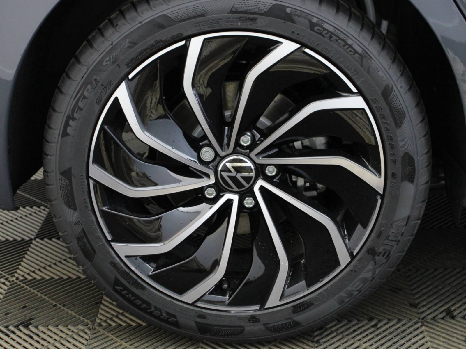 VOLKSWAGEN - GOLF - #174719 - 18