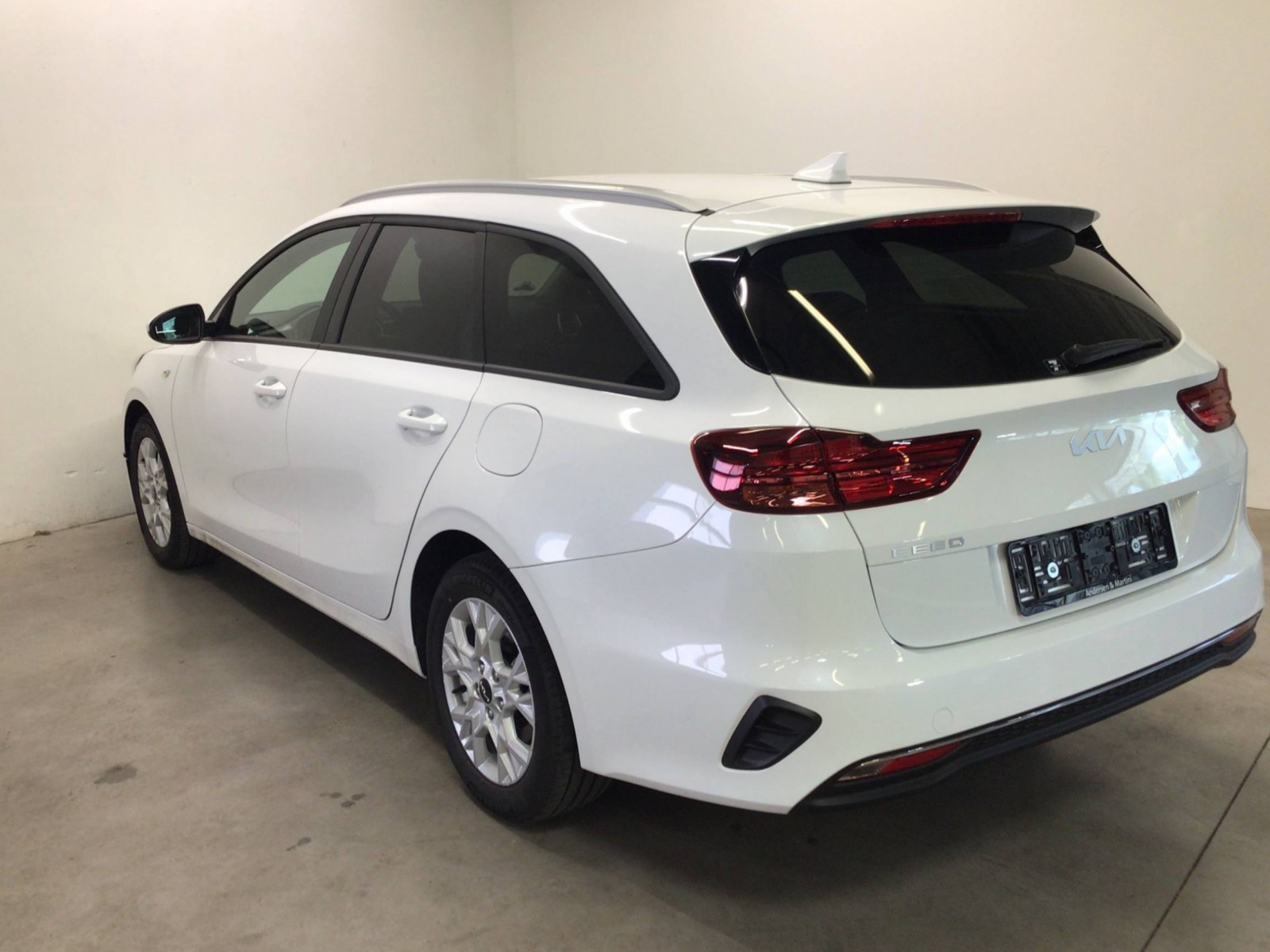 KIA - CEED SW - #181664 - 17
