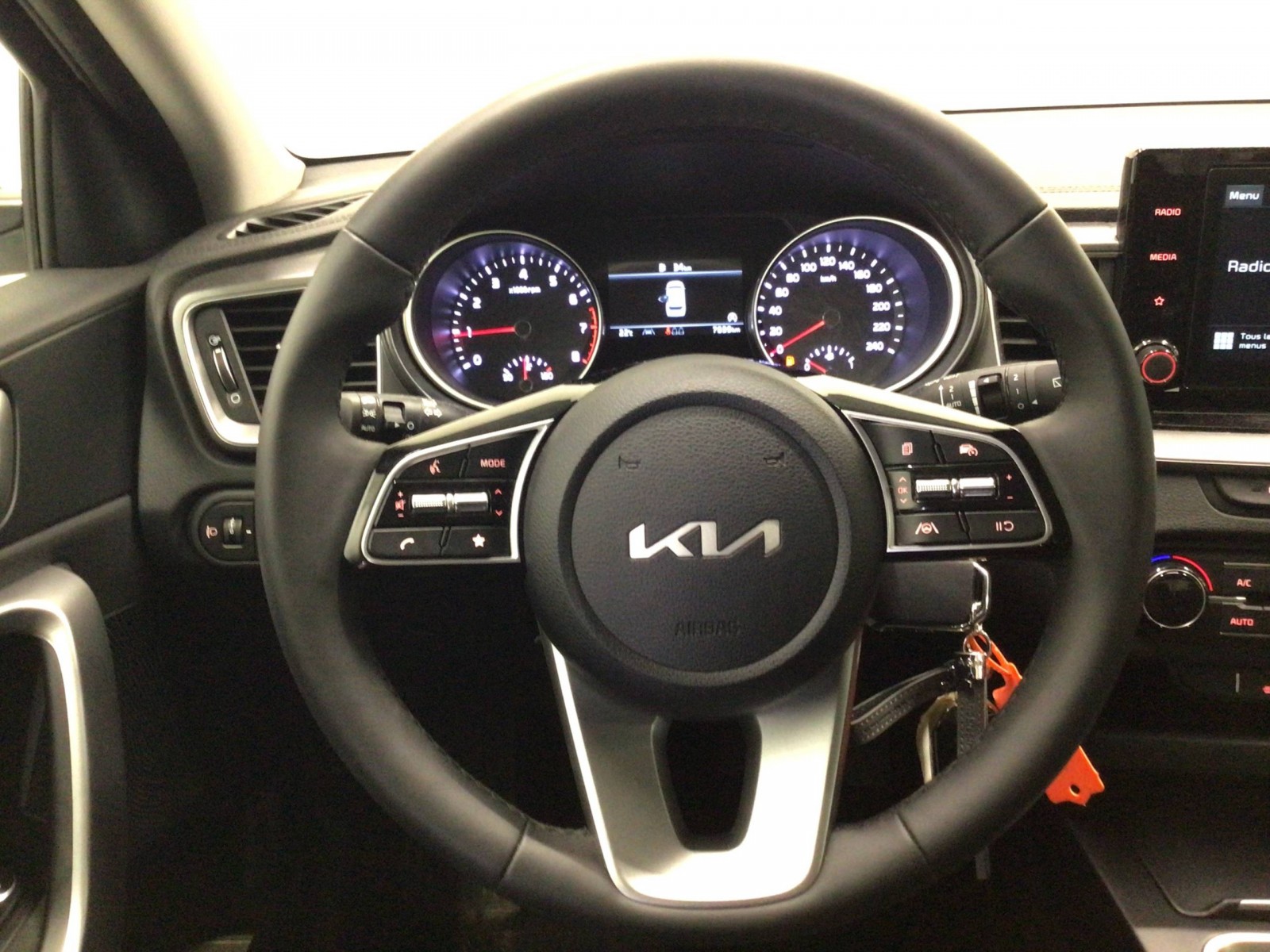 KIA - CEED SW - #181664 - 10
