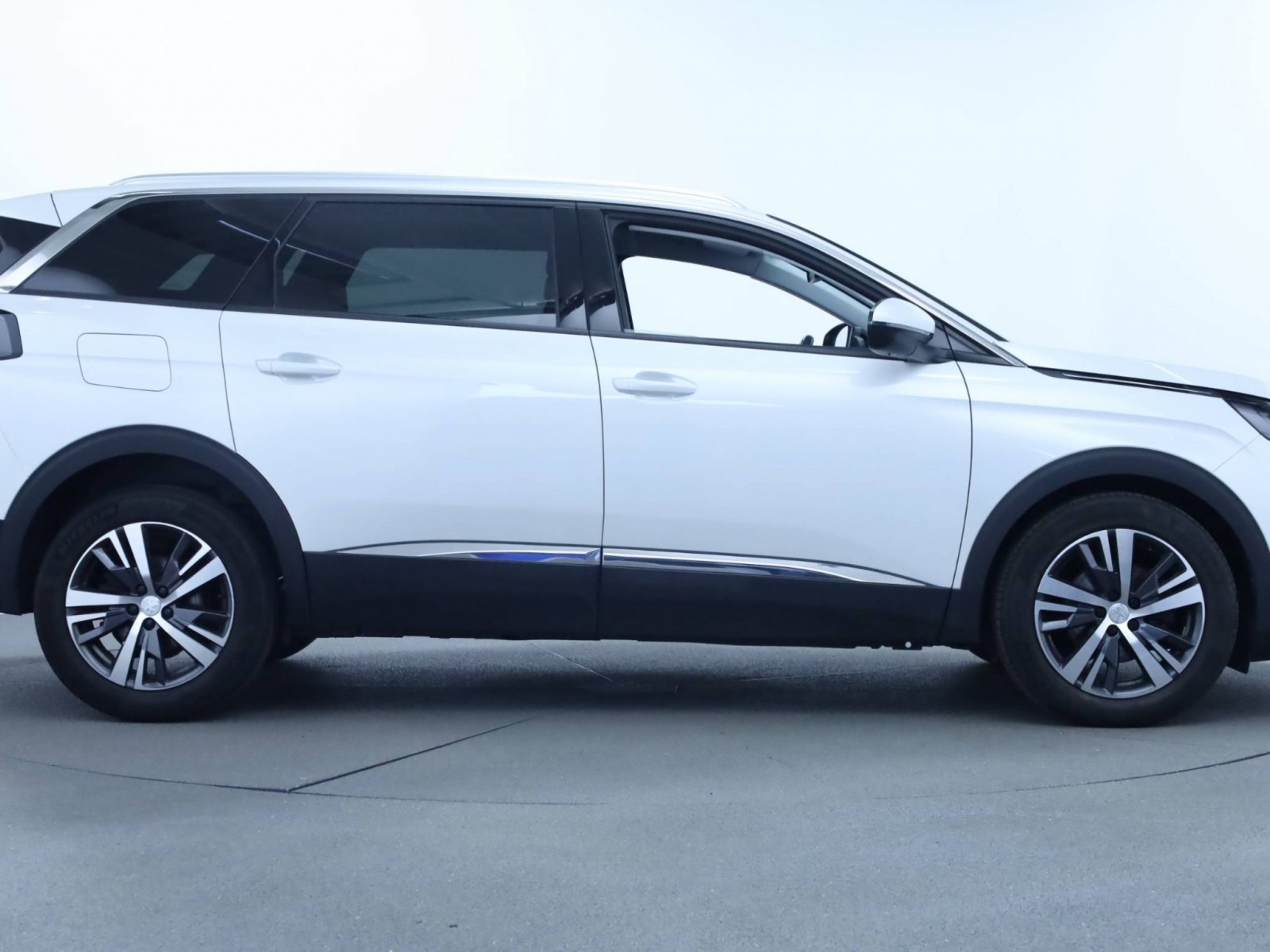 PEUGEOT - 5008 - #185022 - 26