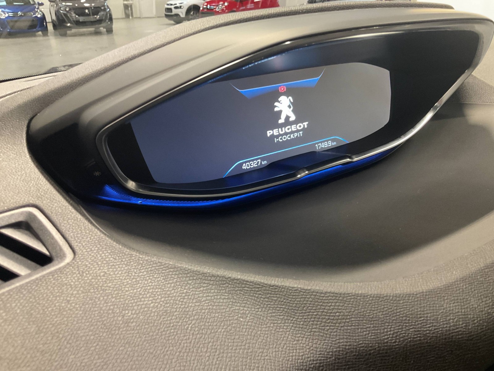 PEUGEOT - 5008 - #185039 - 9