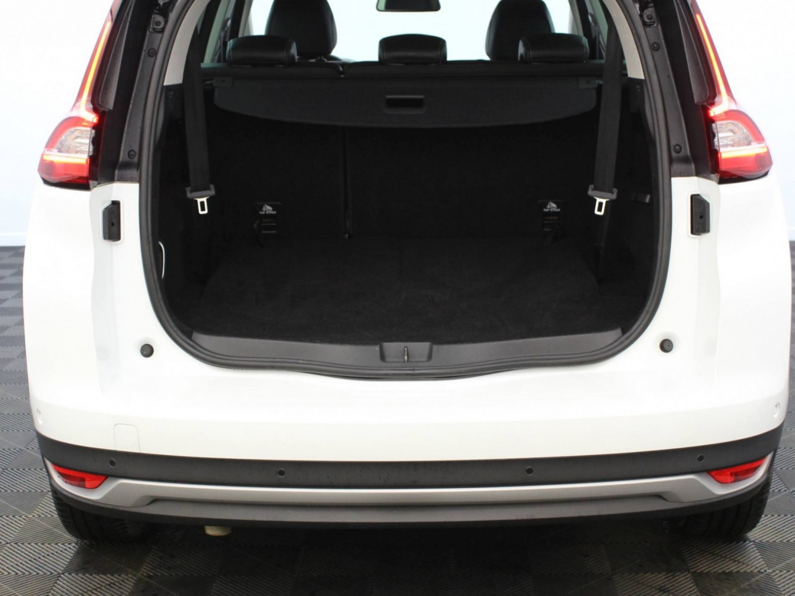 RENAULT - GRAND SCENIC IV - #185093 - 32