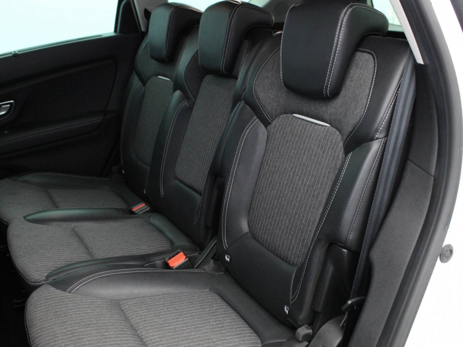 RENAULT - GRAND SCENIC IV - #185093 - 26