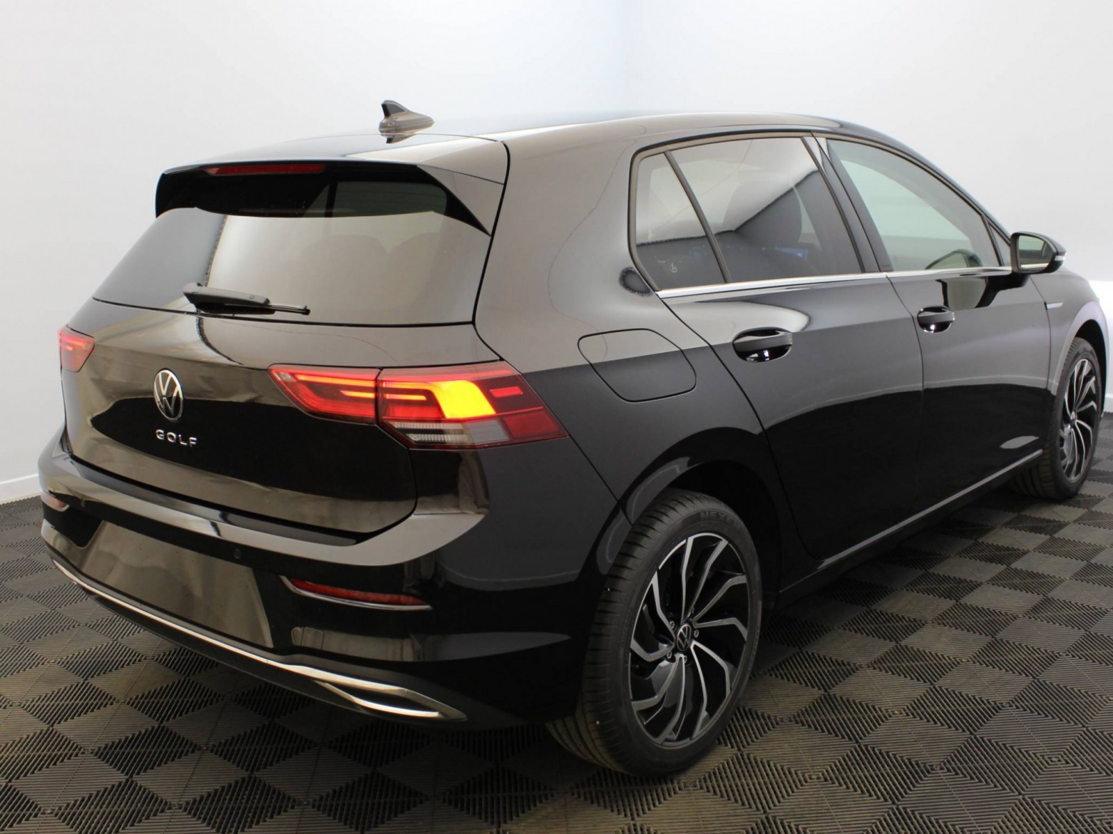 VOLKSWAGEN - GOLF - #174407 - 19