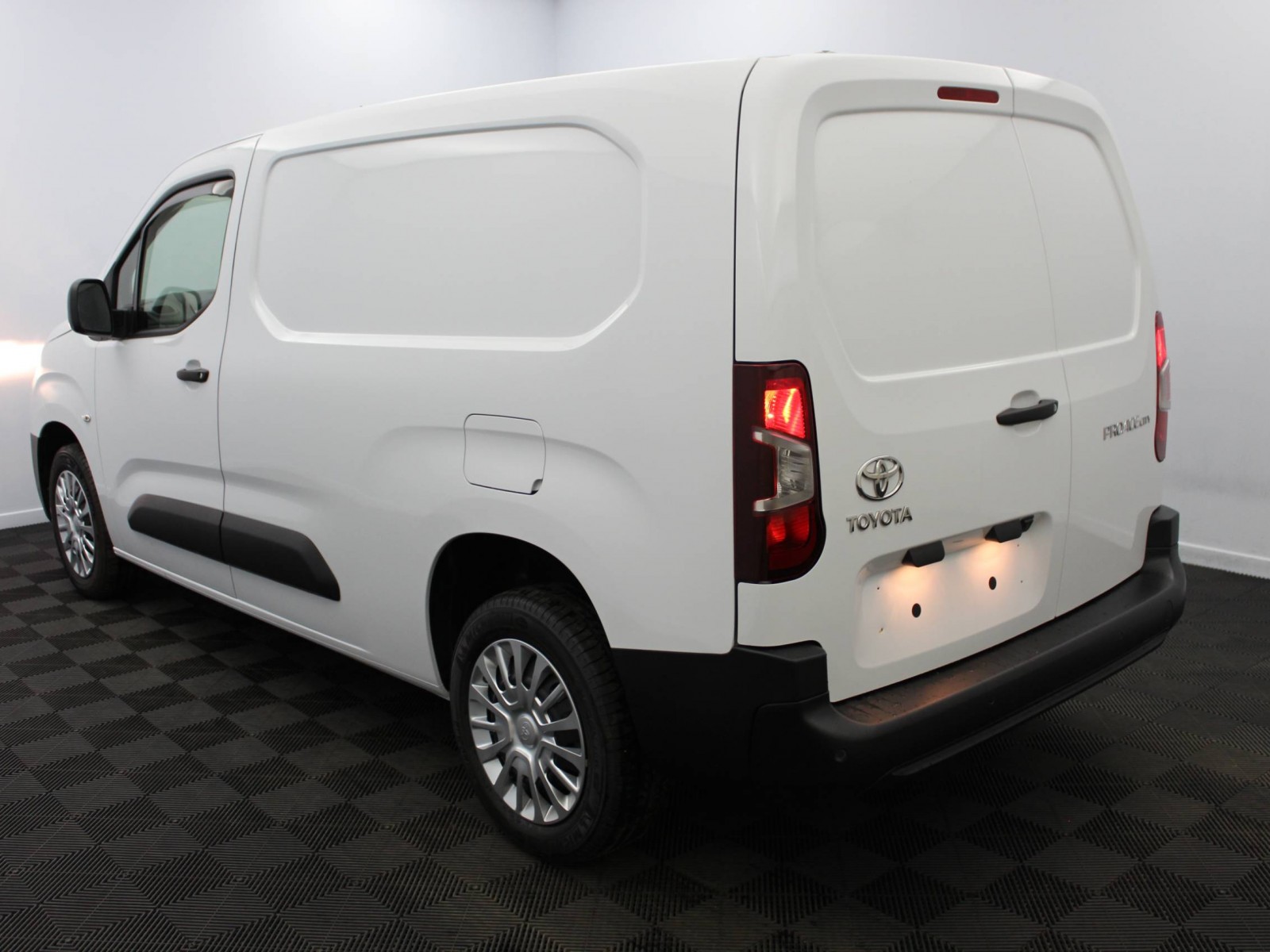 TOYOTA - PROACE CITY FOURGON RC23 - #183829 - 2