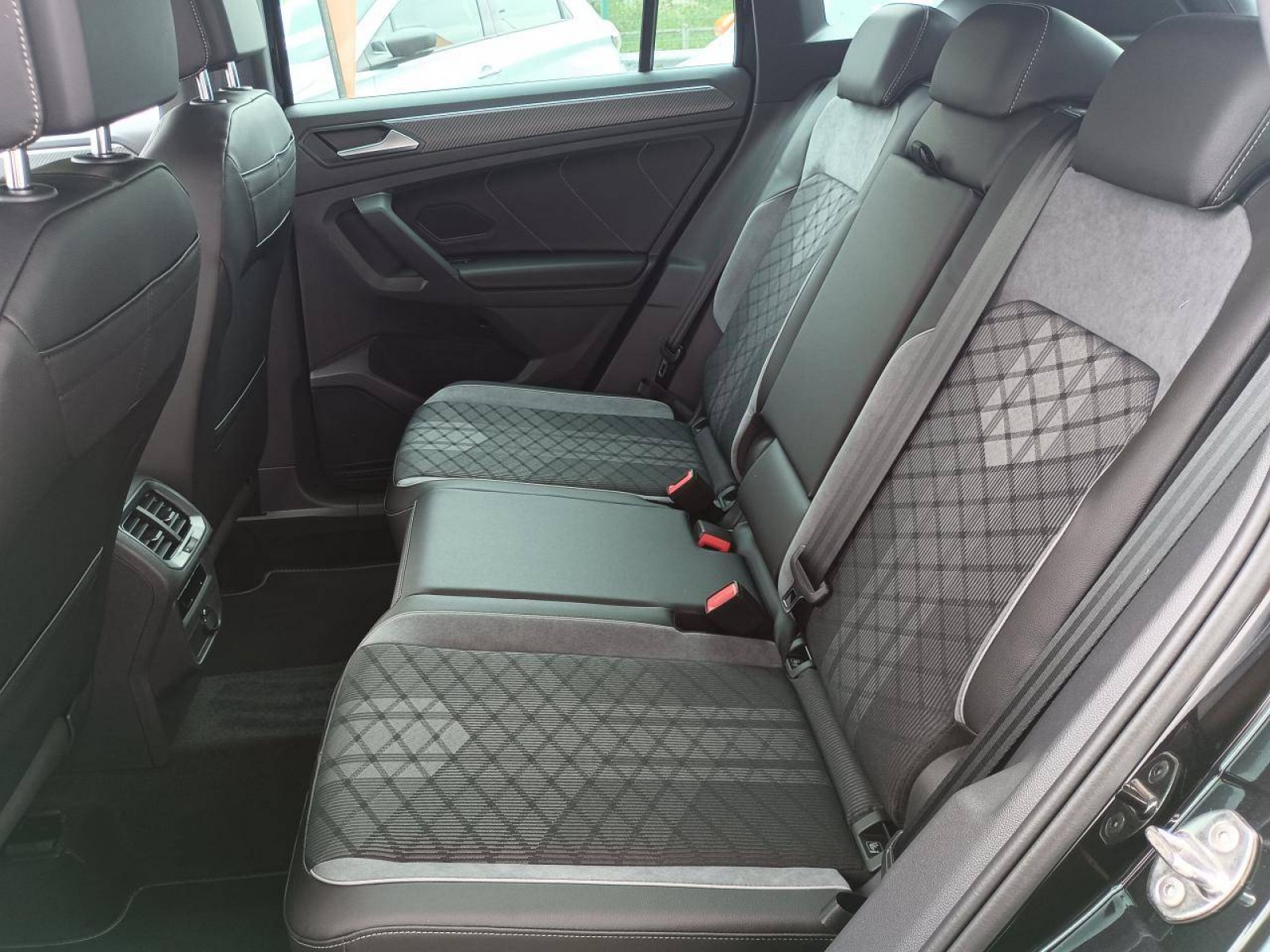 VOLKSWAGEN - TIGUAN - #183130 - 8