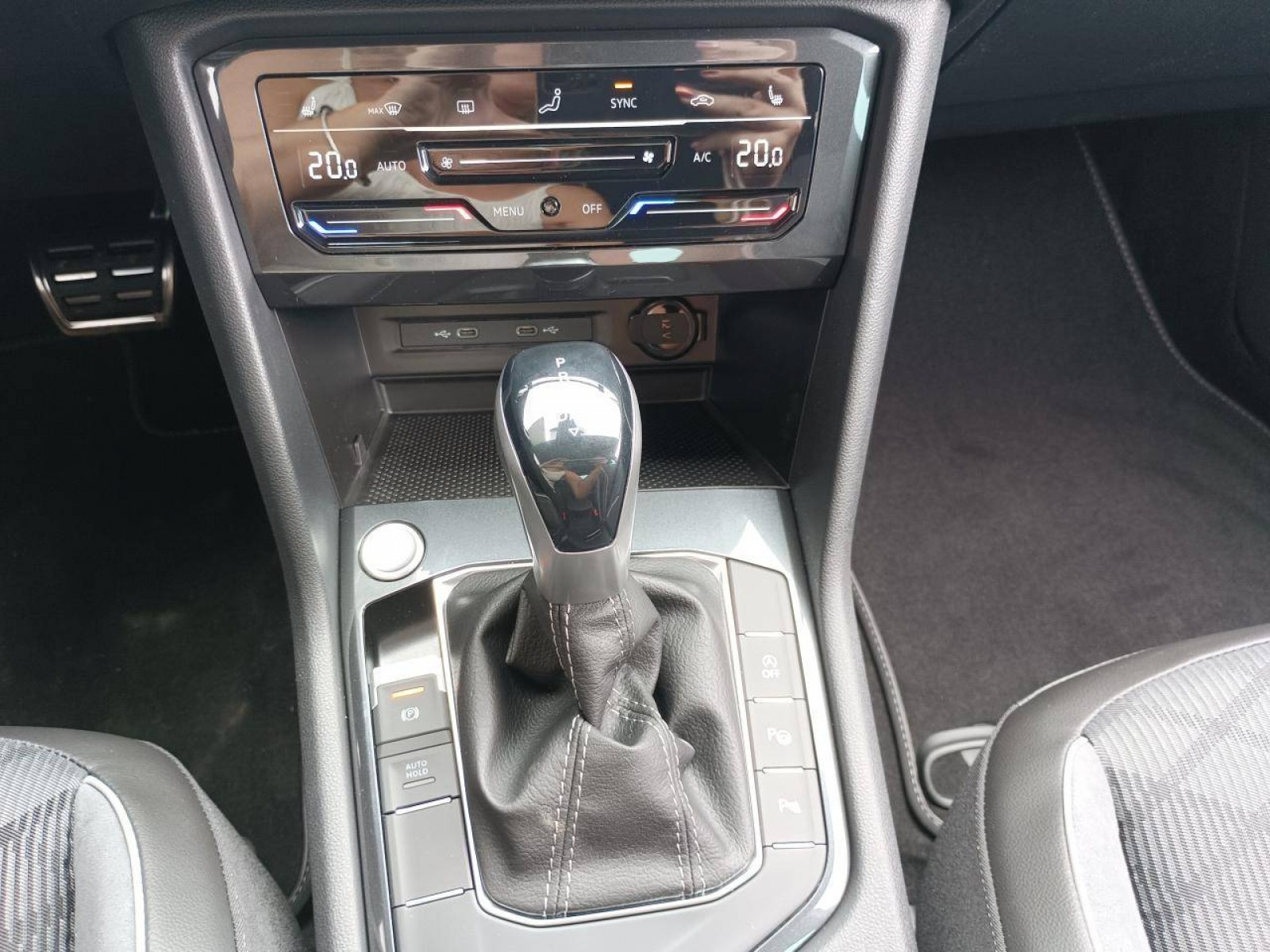 VOLKSWAGEN - TIGUAN - #183130 - 15