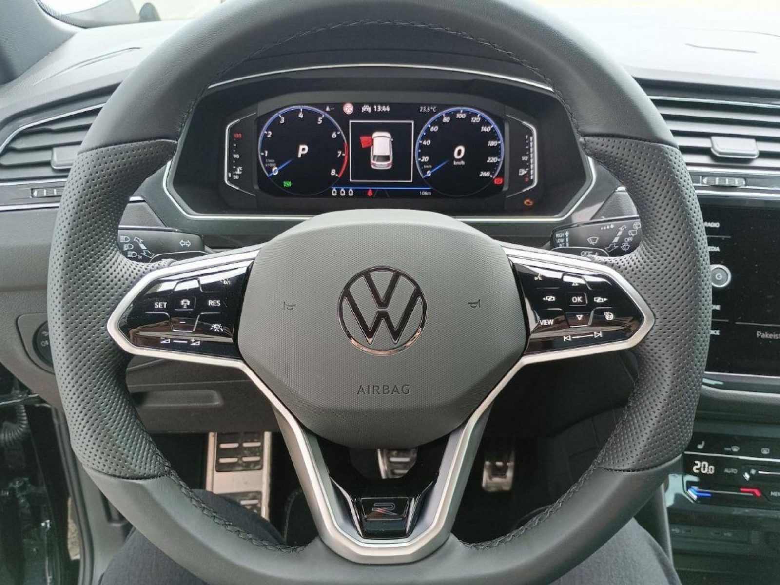 VOLKSWAGEN - TIGUAN - #183130 - 35