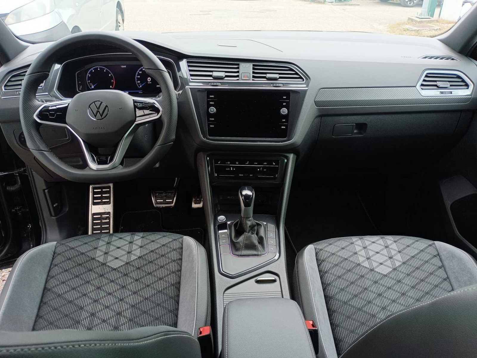 VOLKSWAGEN - TIGUAN - #183130 - 9