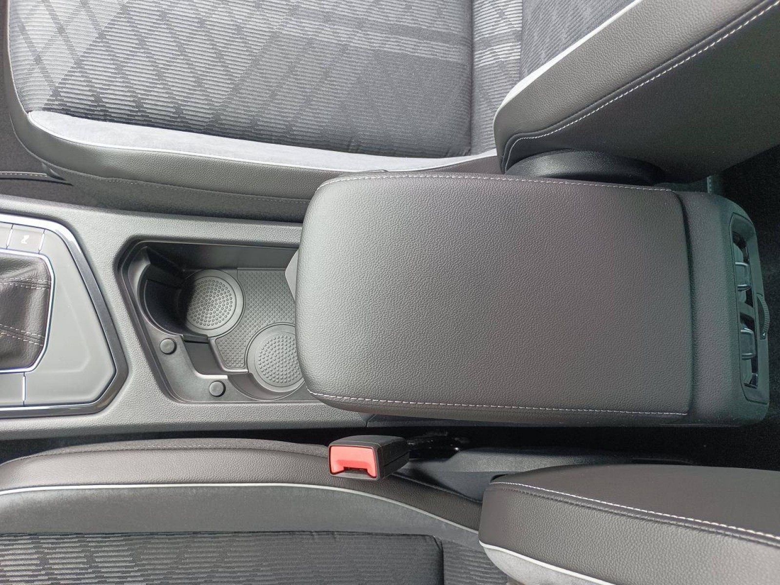 VOLKSWAGEN - TIGUAN - #183130 - 19